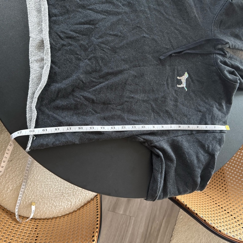VS Victorias Secret Pink Grey Glittered Chicago Cropped Hoodie Sweatshirt - Picture 12 of 13